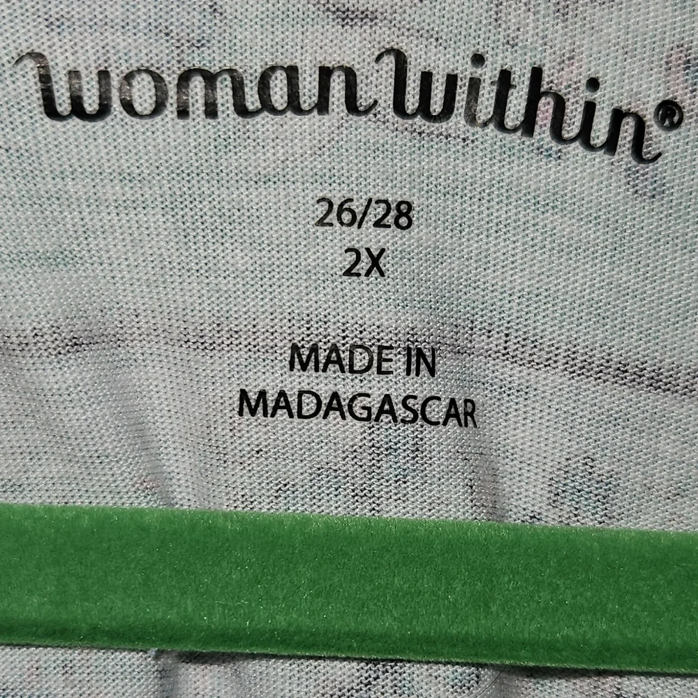 #492-Woman Within-Short-Sleeve Pintucked Henley Tunic Green PatternedSze. 26/28W - Picture 6 of 6